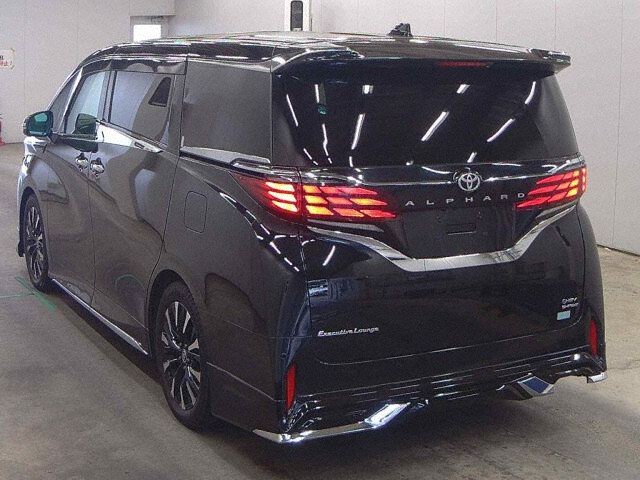 2024 Toyota Alphard Executive Lounge 4WD auction photo 2