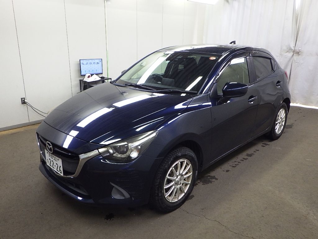 2016 Mazda Demio 4WD 13Sツーリング auction photo 4