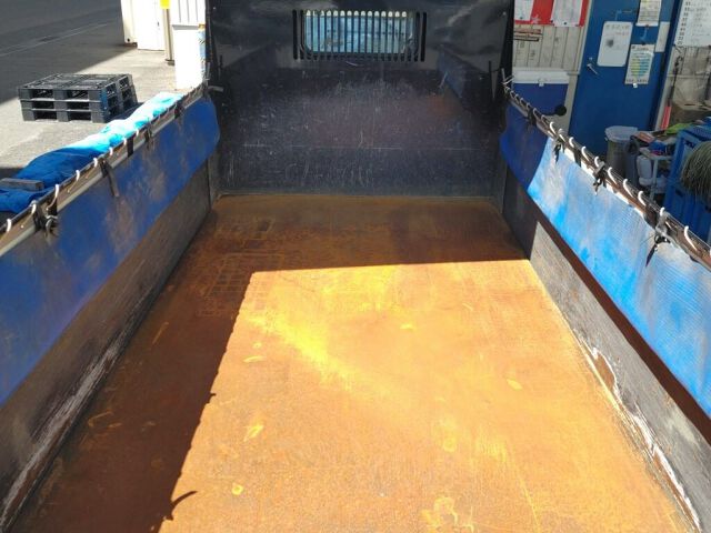2017 Mitsubishi Fuso Canter dump auction photo 6