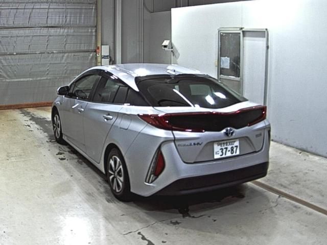 2020 Toyota Prius PHEV S Safety Sense auction photo 2