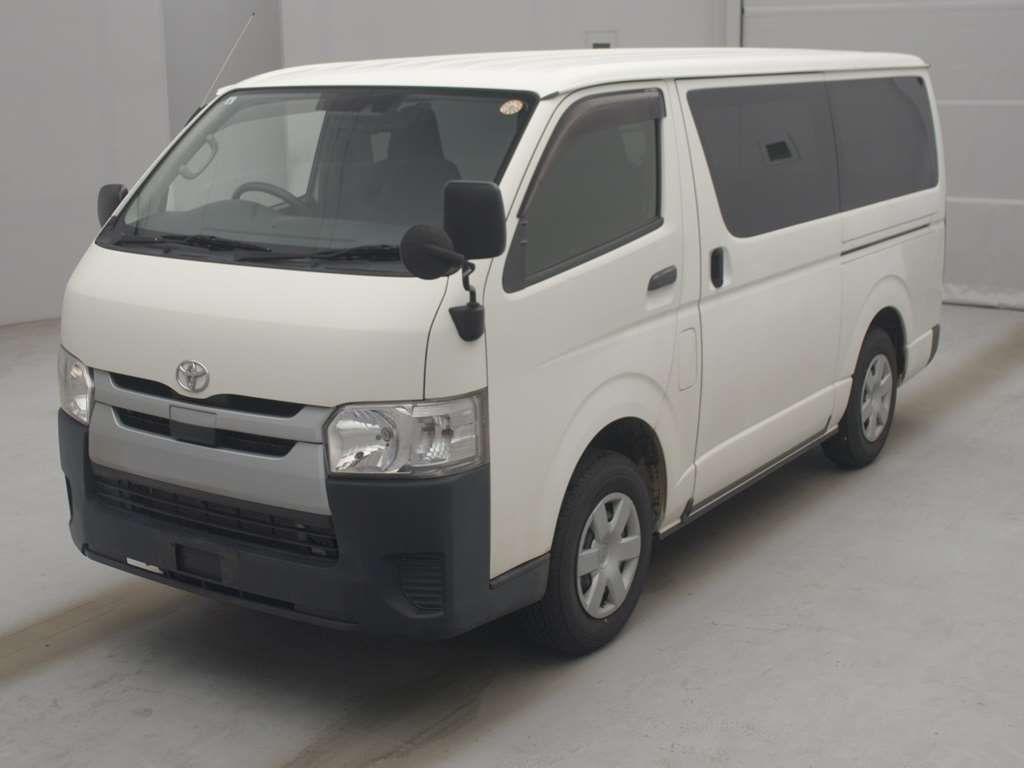 2018 Toyota Hiace ロングDX 4WD Japan auction vehicle