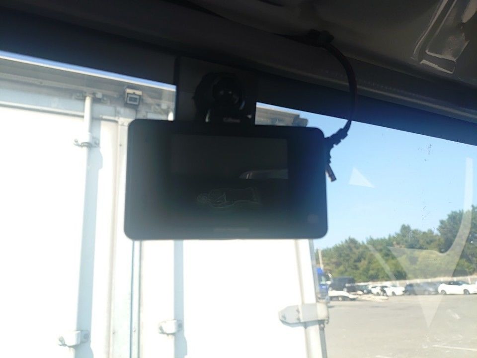 2018 Isuzu Elf auction photo 17