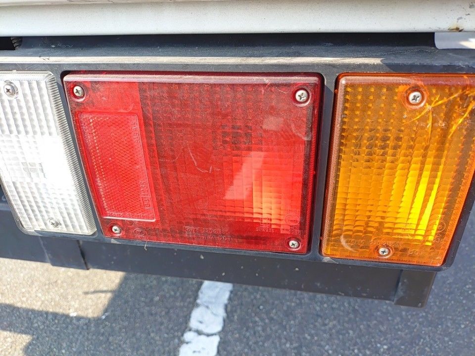 2018 Isuzu Elf auction photo 23