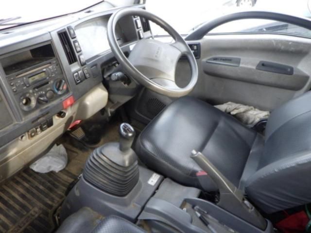 2015 Isuzu Elf auction photo 3