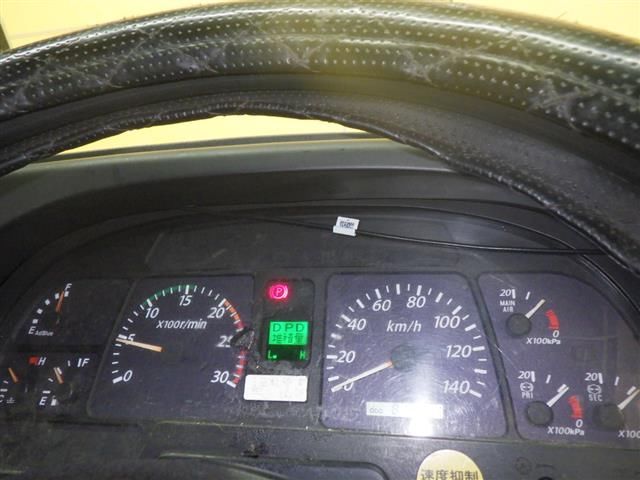2011 Isuzu ウィング auction photo 7