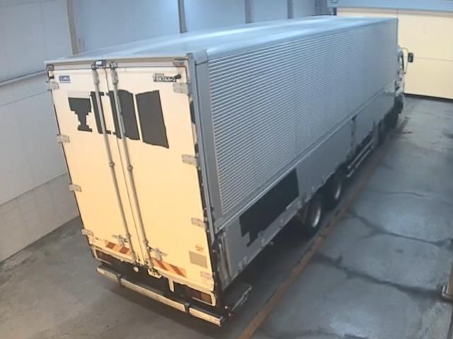 2011 Isuzu ウィング auction photo 2