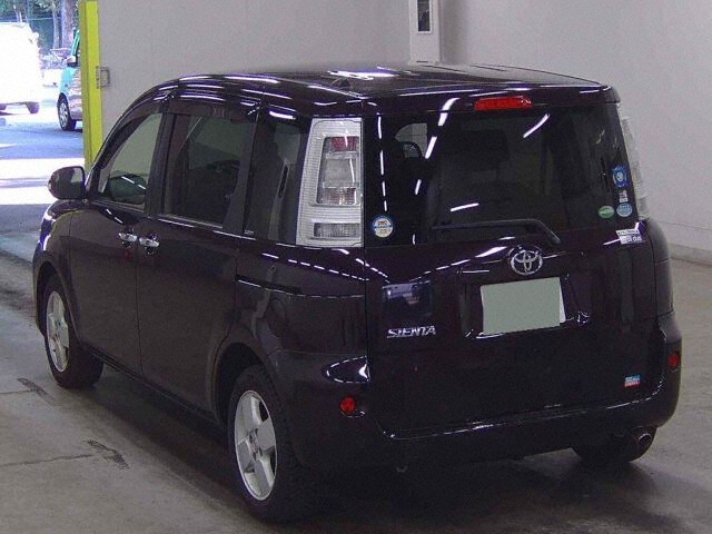 2015 Toyota Sienta DICE-G auction photo 2