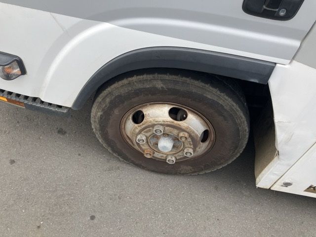2008 Isuzu Elf ヒラ auction photo 9