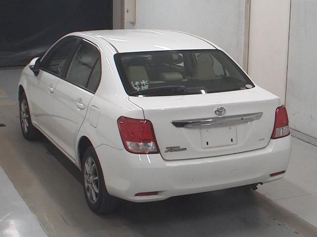 2015 Toyota Corolla Axio 1.5X auction photo 2