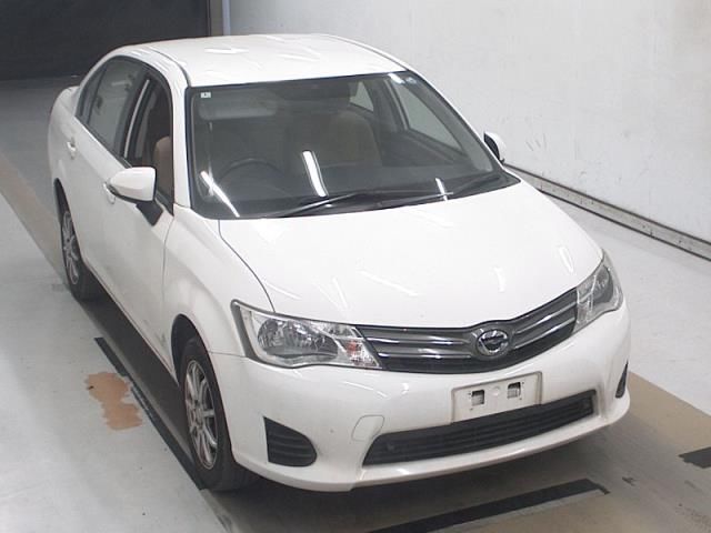 2015 Toyota Corolla Axio 1.5X Japan auction vehicle