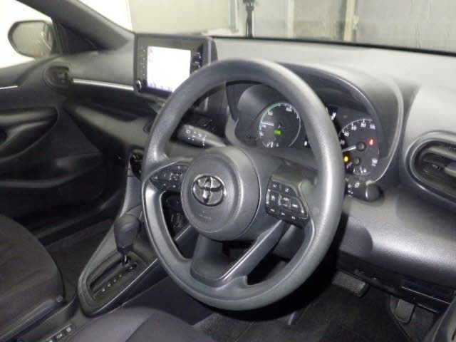 2021 Toyota Yaris Hybrid X auction photo 3
