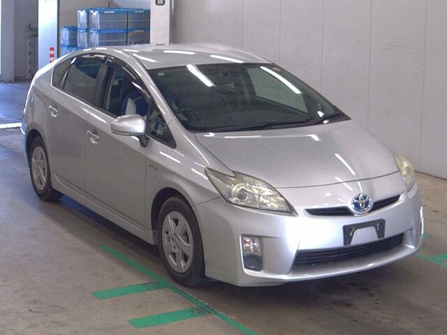 2009 Toyota Prius L Japan auction vehicle