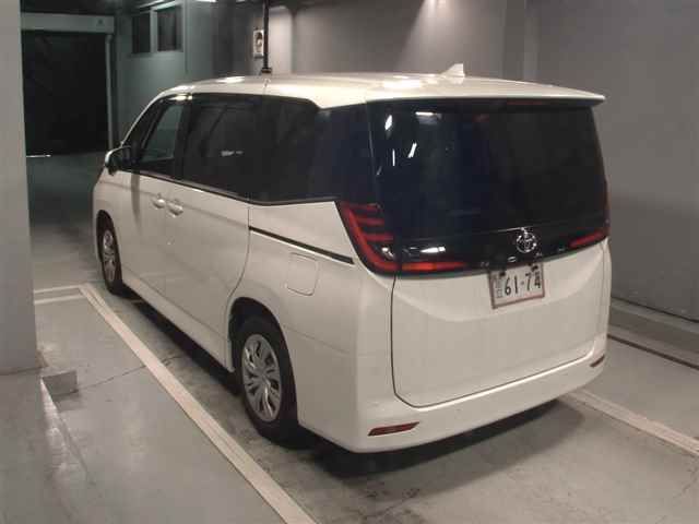 2025 Toyota Noah X auction photo 2