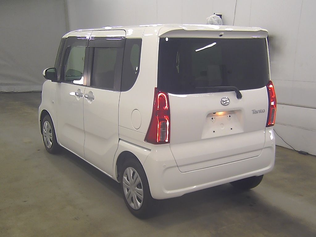 2023 Daihatsu Tanto X auction photo 5
