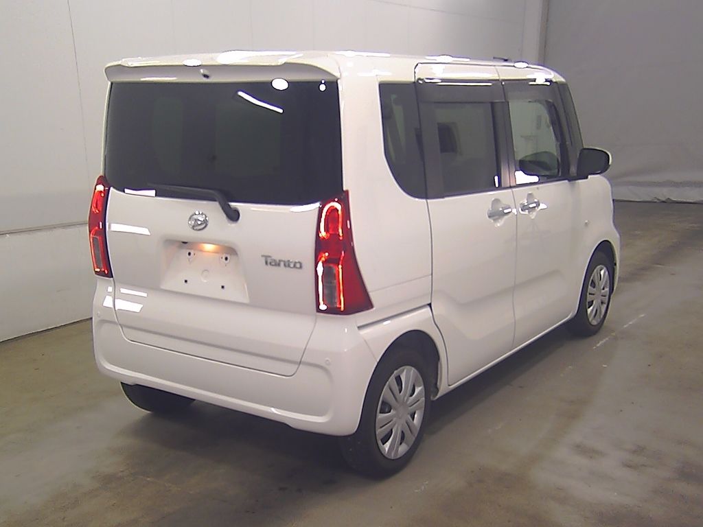 2023 Daihatsu Tanto X auction photo 2