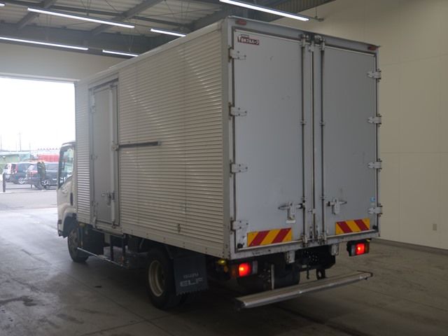 2012 Isuzu Elf Aluminum van auction photo 2