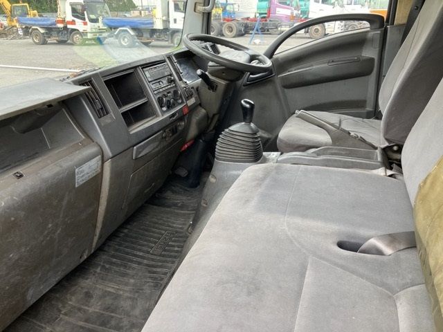 2012 Isuzu Elf Aluminum van auction photo 5
