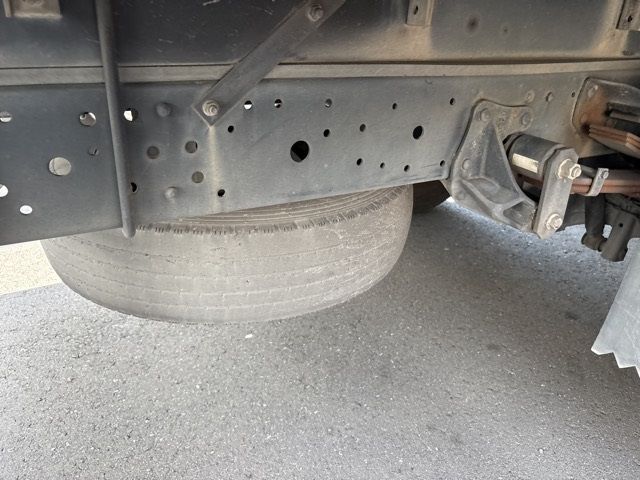 2012 Isuzu Elf Aluminum van auction photo 16