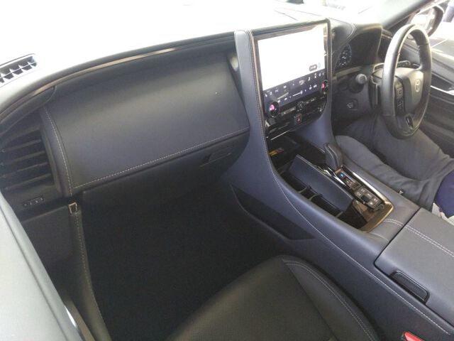 2024 Toyota Alphard Z auction photo 3