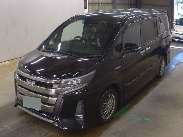 2018 Toyota Noah HV SI WXB auction photo 4
