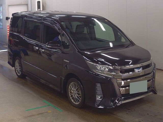 2018 Toyota Noah HV SI WXB Japan auction vehicle