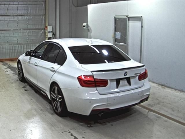 2016 BMW 3 Series 320d M Sport auction photo 2