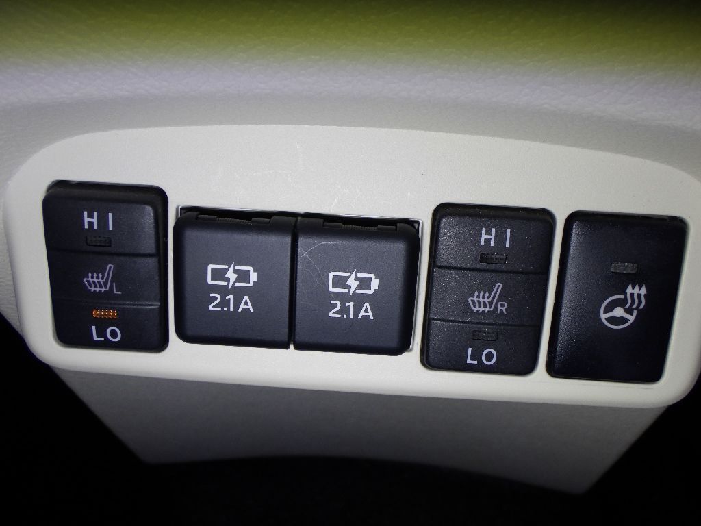 2018 Toyota Sienta 4WD G auction photo 8