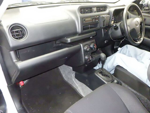 2023 Toyota Probox G 4WD auction photo 3