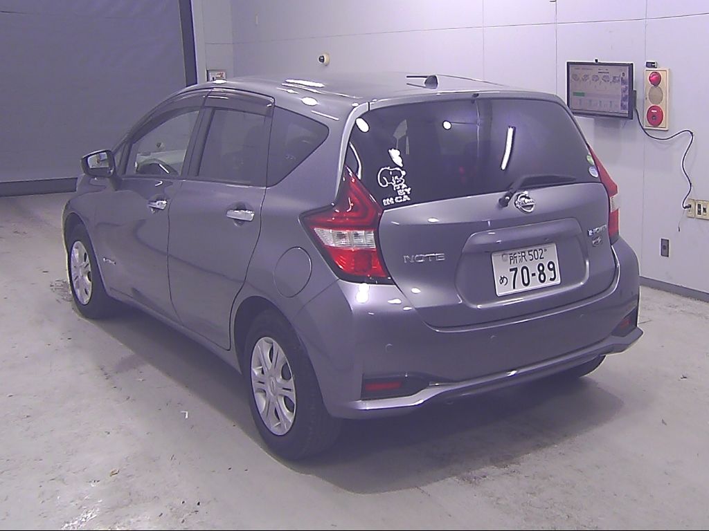 2017 Nissan ノート HB e-POWER X auction photo 5