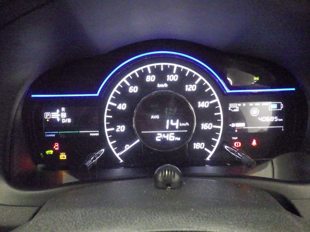 2017 Nissan ノート HB e-POWER X auction photo 9