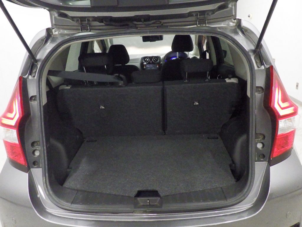 2017 Nissan ノート HB e-POWER X auction photo 8