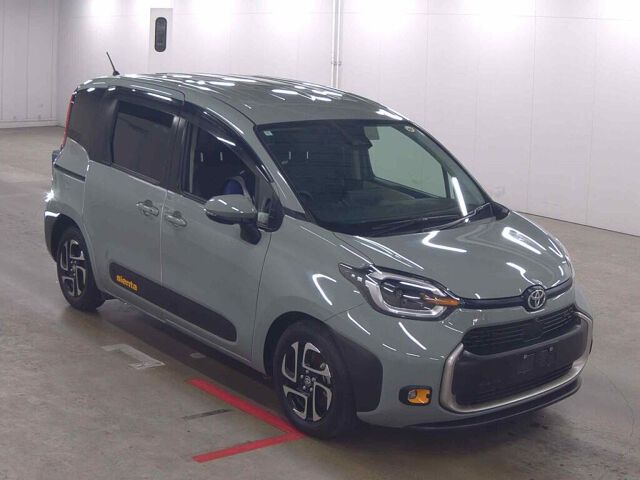 Japan Auction Vehicles 8 2024 Toyota Sienta Hybrid Z auction photo