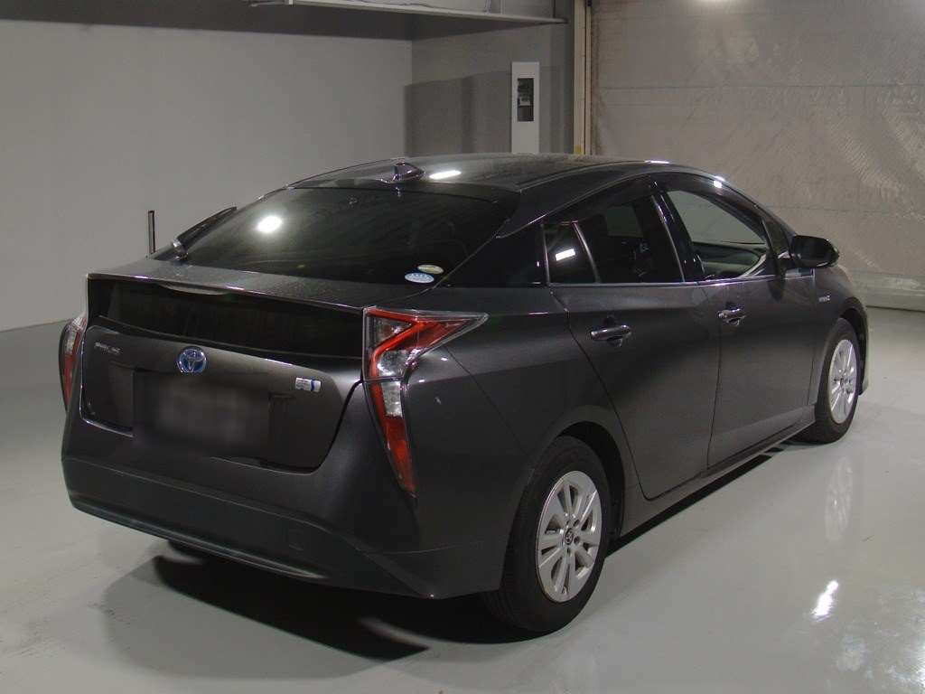 2016 Toyota Prius S auction photo 2