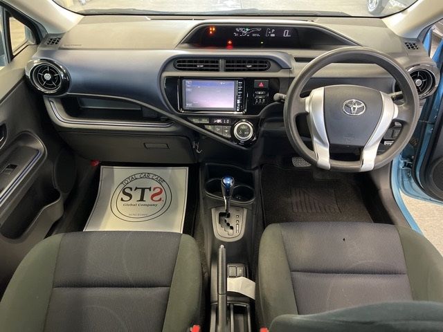 2015 Toyota Aqua ワゴン S auction photo 5