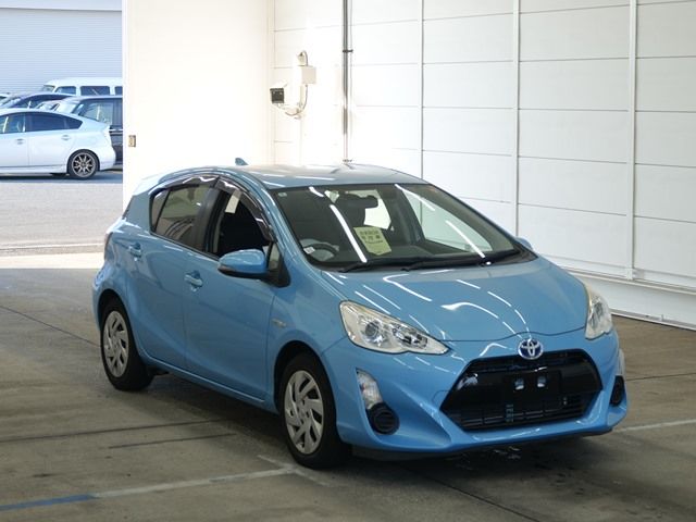 2015 Toyota Aqua ワゴン S Japan auction vehicle