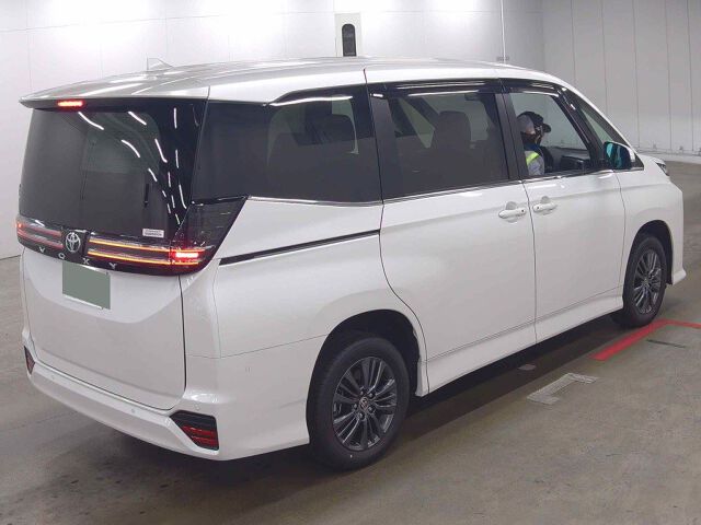 2025 Toyota Voxy S-Z 4WD auction photo 5