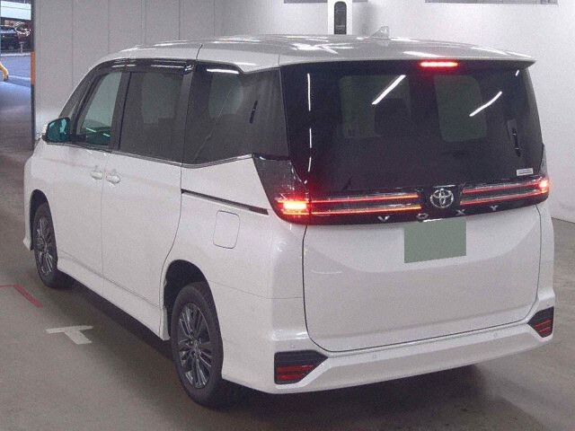 2025 Toyota Voxy S-Z 4WD auction photo 2