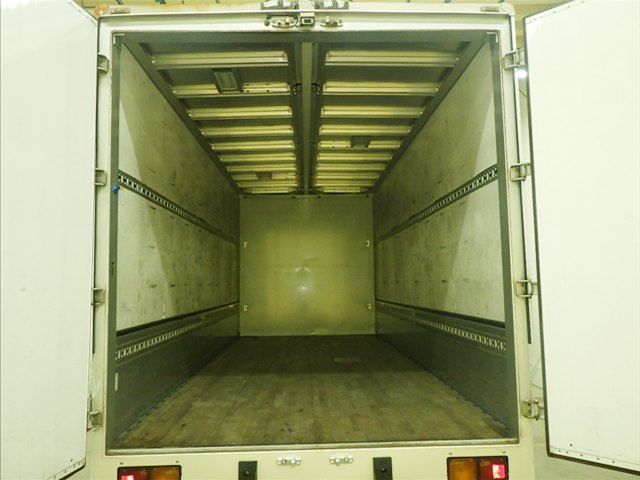 2017 Isuzu Forward Wing auction photo 4