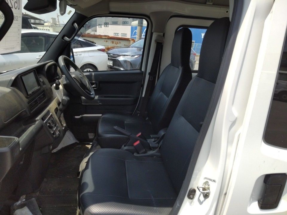 2022 Daihatsu ハイゼット カーゴ auction photo 16