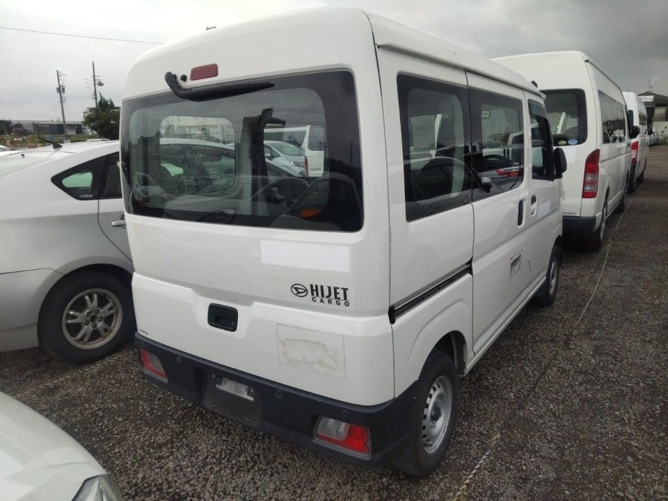 2022 Daihatsu ハイゼット カーゴ auction photo 2