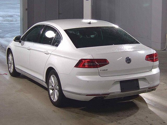 2018 Volkswagen パサート TDI Elegance Line auction photo 2