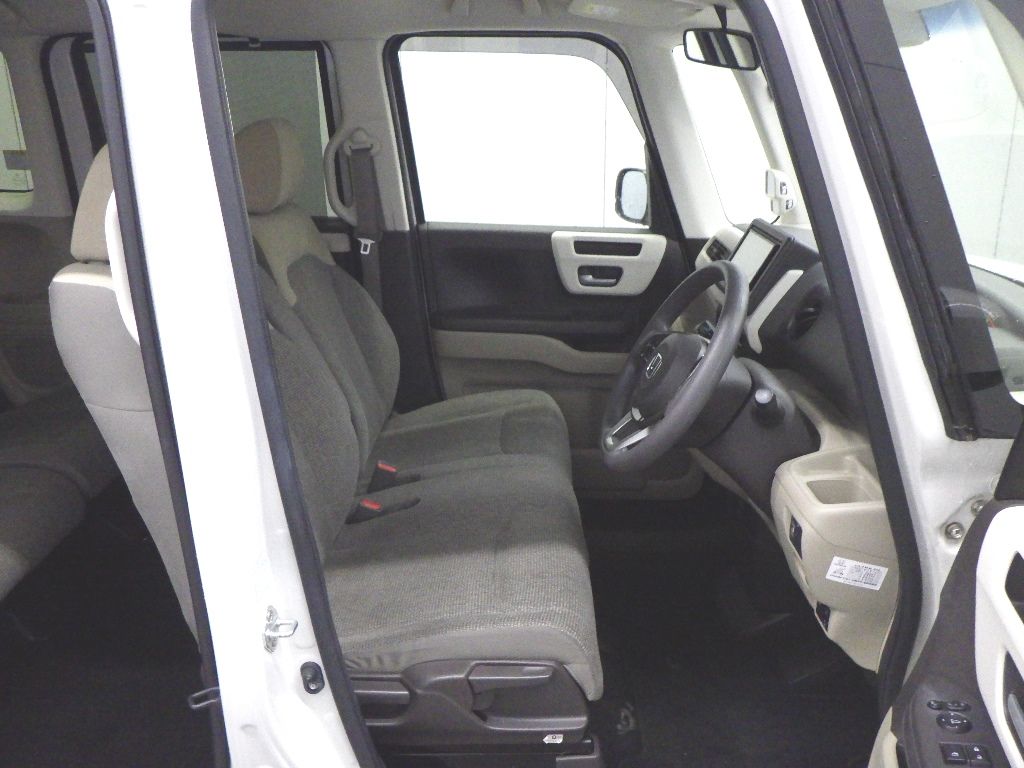 2019 Honda N-BOX 4WD G Lホンダセンシング auction photo 6