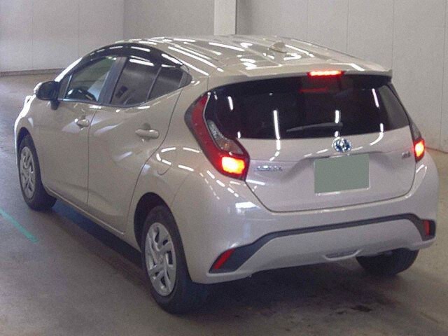 2023 Toyota Aqua X auction photo 2
