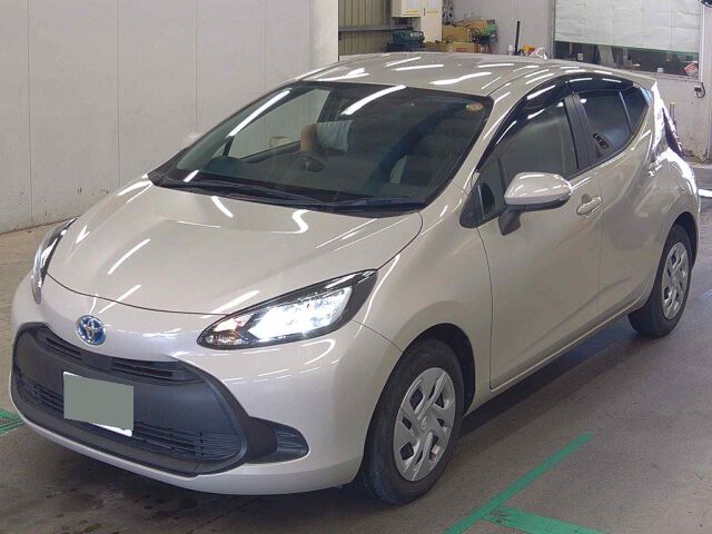 2023 Toyota Aqua X auction photo 4