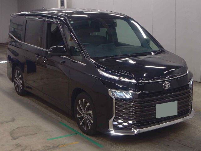 Japan Auction Vehicles 8 2024 Toyota Voxy S-Z auction photo