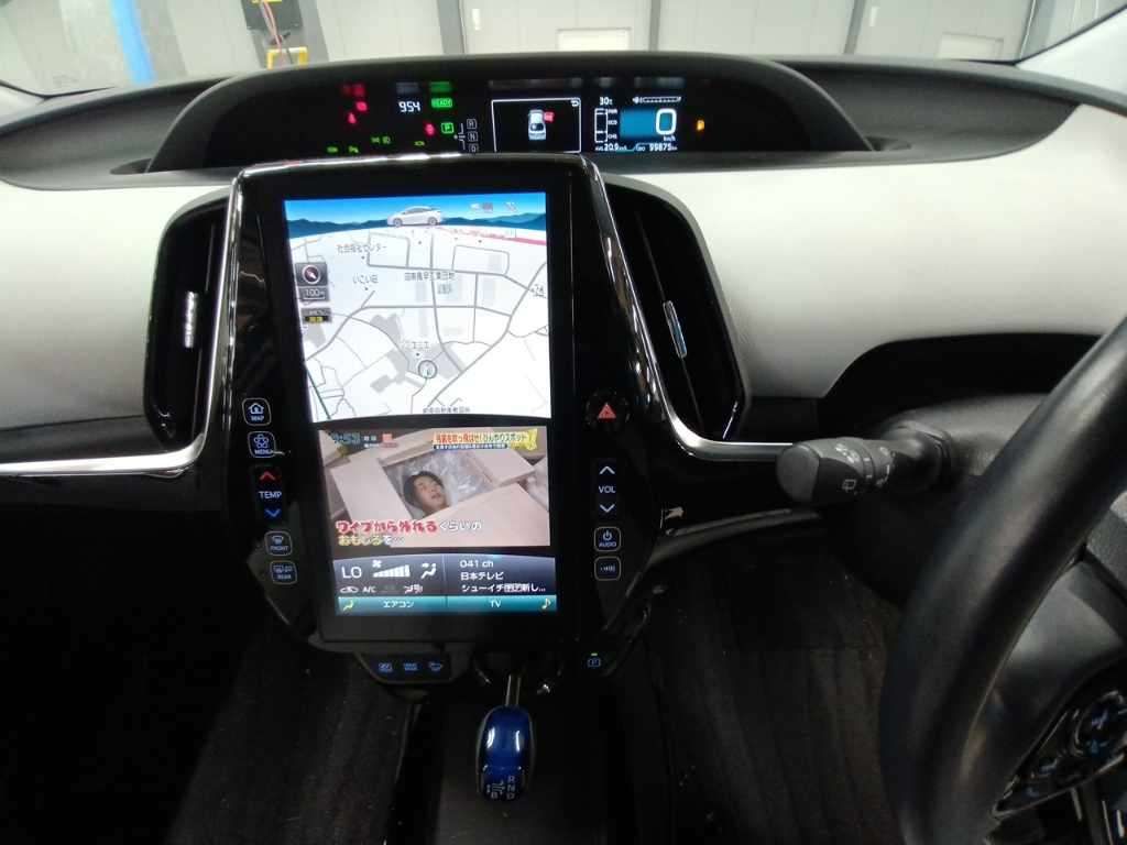 2019 Toyota Prius Aツーリングセレクション auction photo 11
