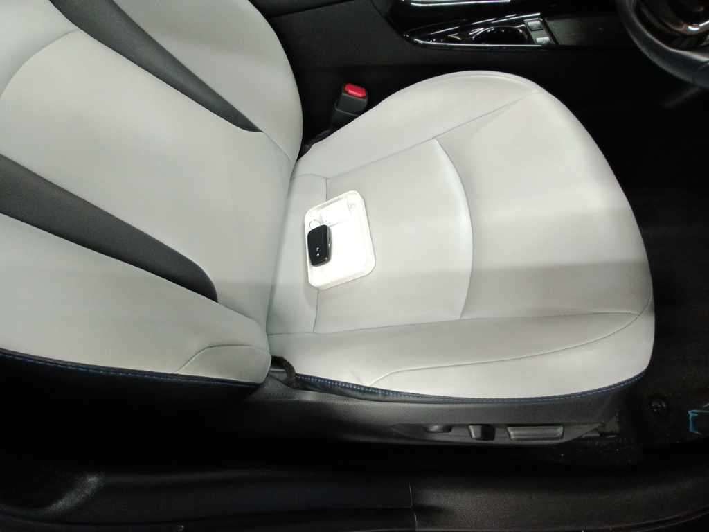 2019 Toyota Prius Aツーリングセレクション auction photo 10
