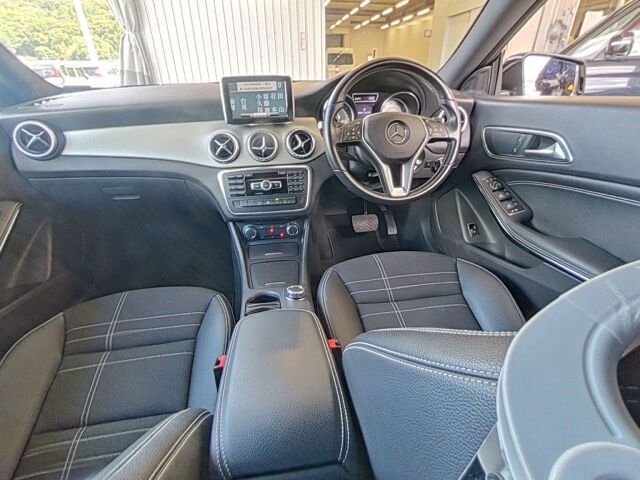 2013 Mercedes-Benz CLA-Class CLA180 auction photo 3