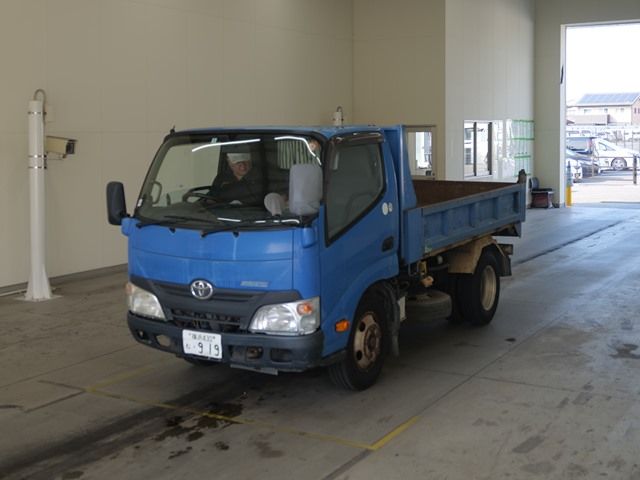 Japan Auction Vehicles 21 2012 Toyota Dyna ローダーダンプ auction photo