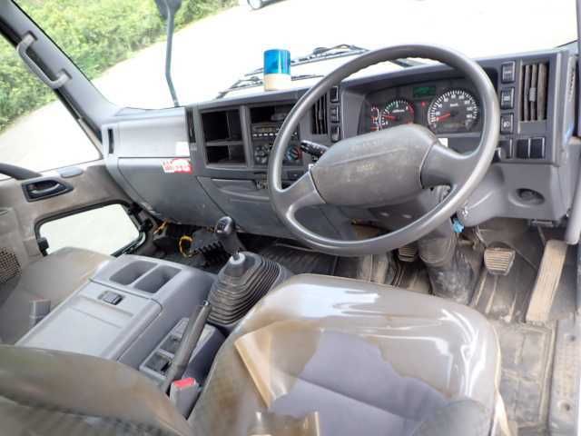 2014 Isuzu Forward 2.55t crane equipped auction photo 6